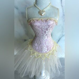 Pretty Pink Vintage Style bust form